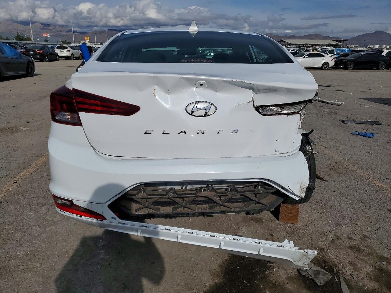 2020 HYUNDAI ELANTRA SEL photo 6