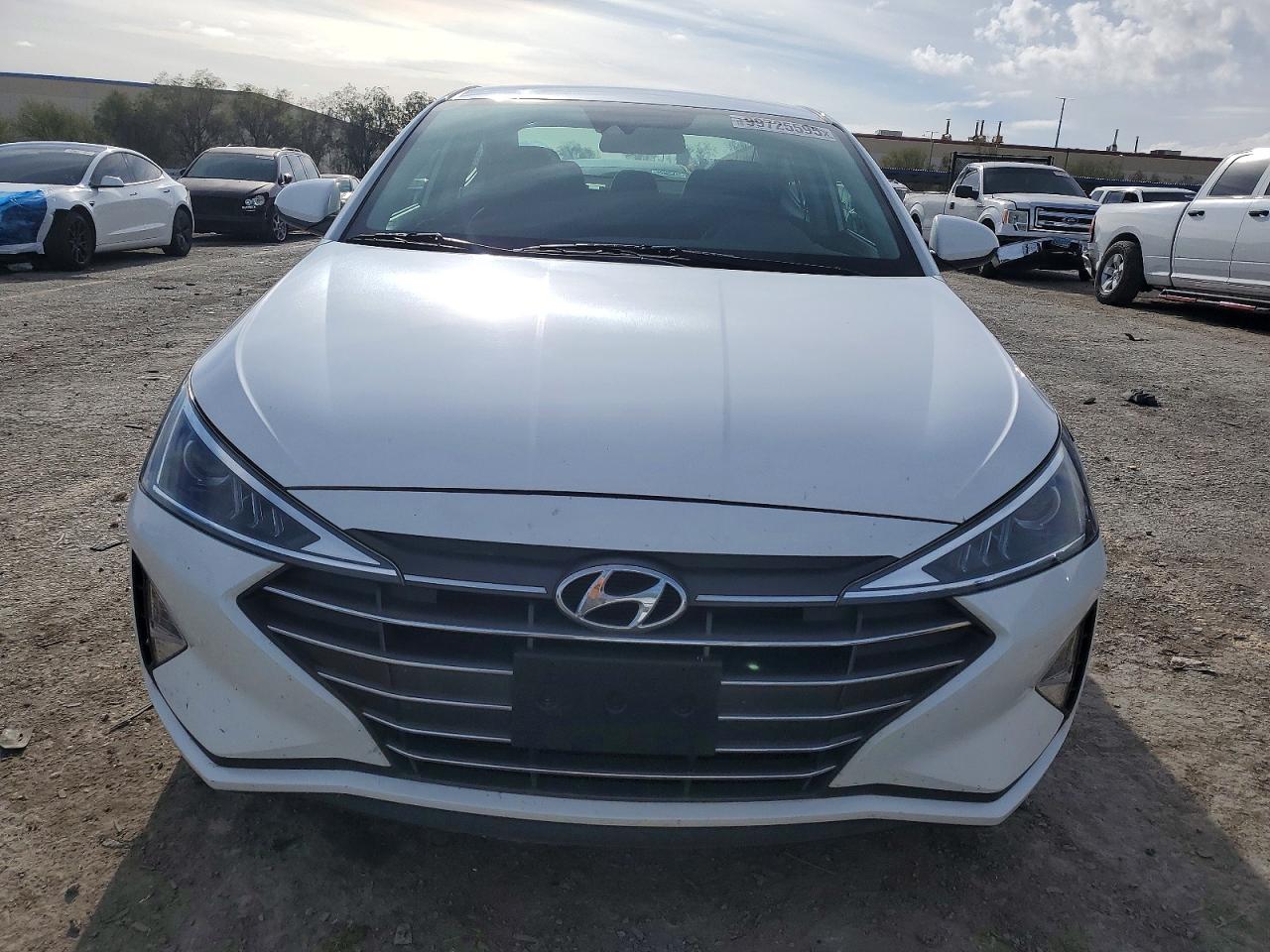 2020 HYUNDAI ELANTRA SEL photo 5