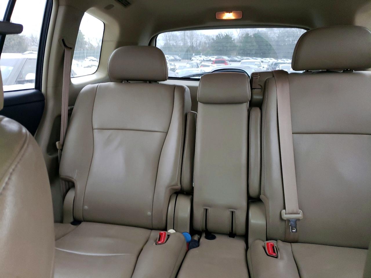 2012 TOYOTA HIGHLANDER BASE photo 10