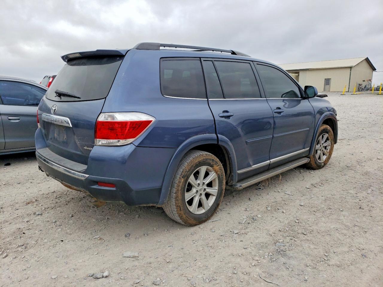 2012 TOYOTA HIGHLANDER BASE photo 3