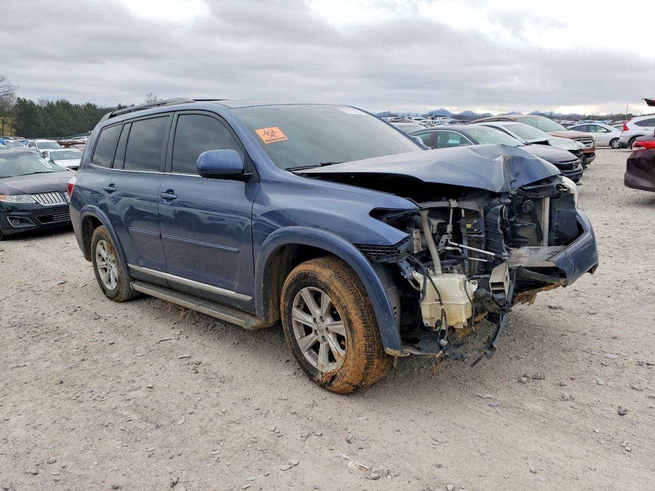 2012 TOYOTA HIGHLANDER BASE photo 4