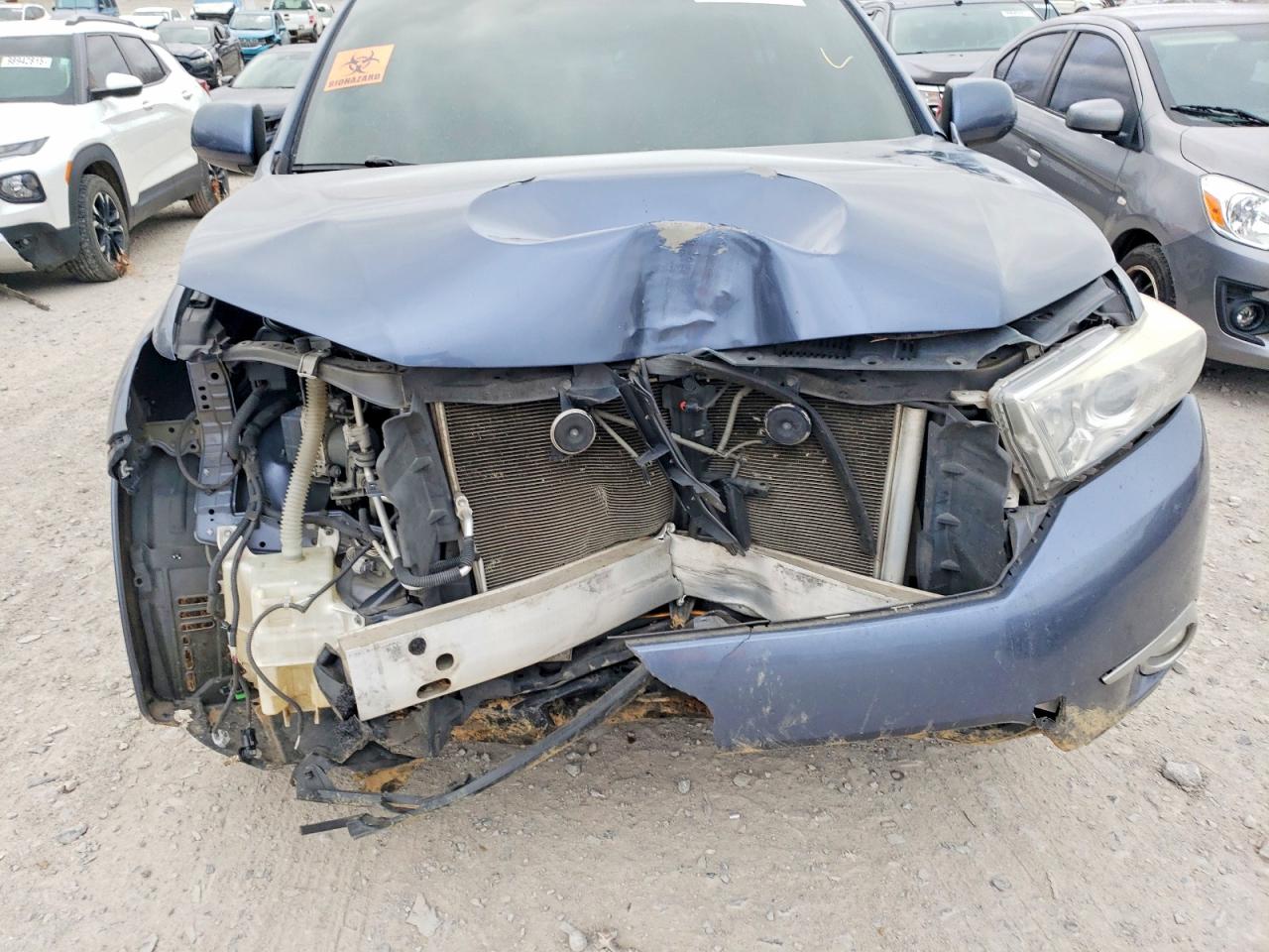2012 TOYOTA HIGHLANDER BASE photo 12
