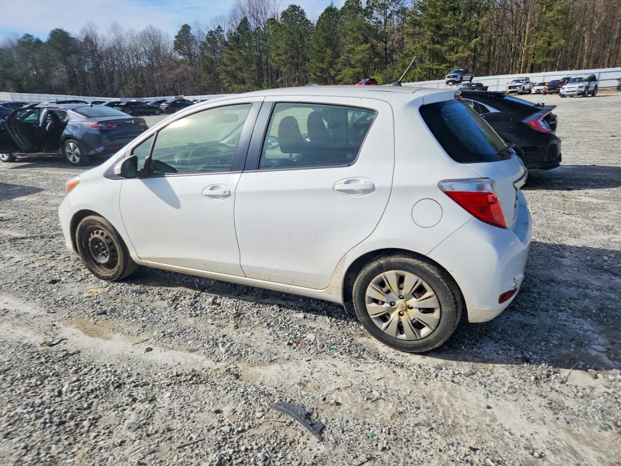 2012 TOYOTA YARIS photo 2