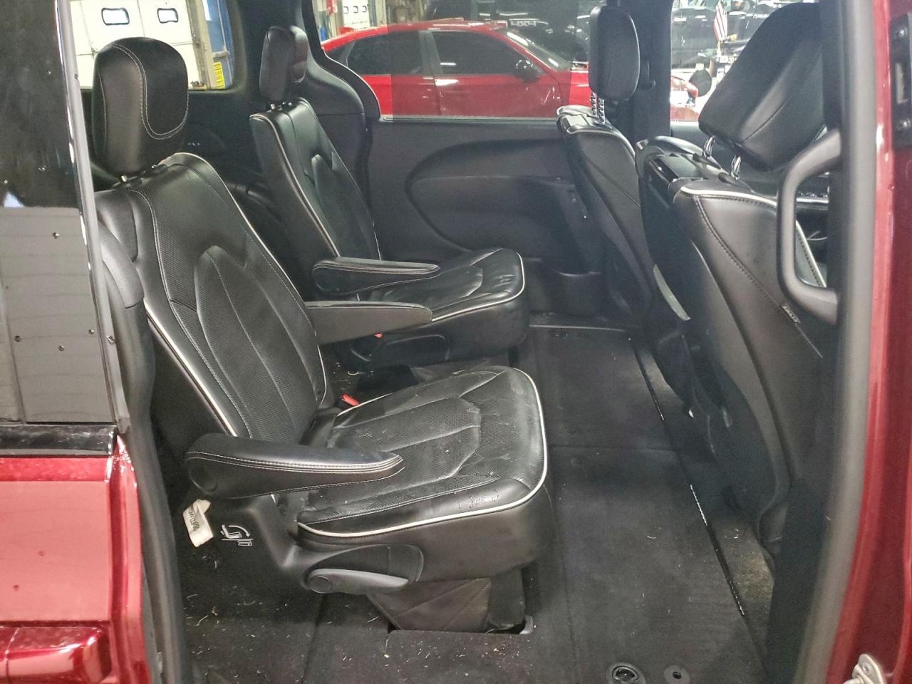 2019 CHRYSLER PACIFICA LIMITED photo 11