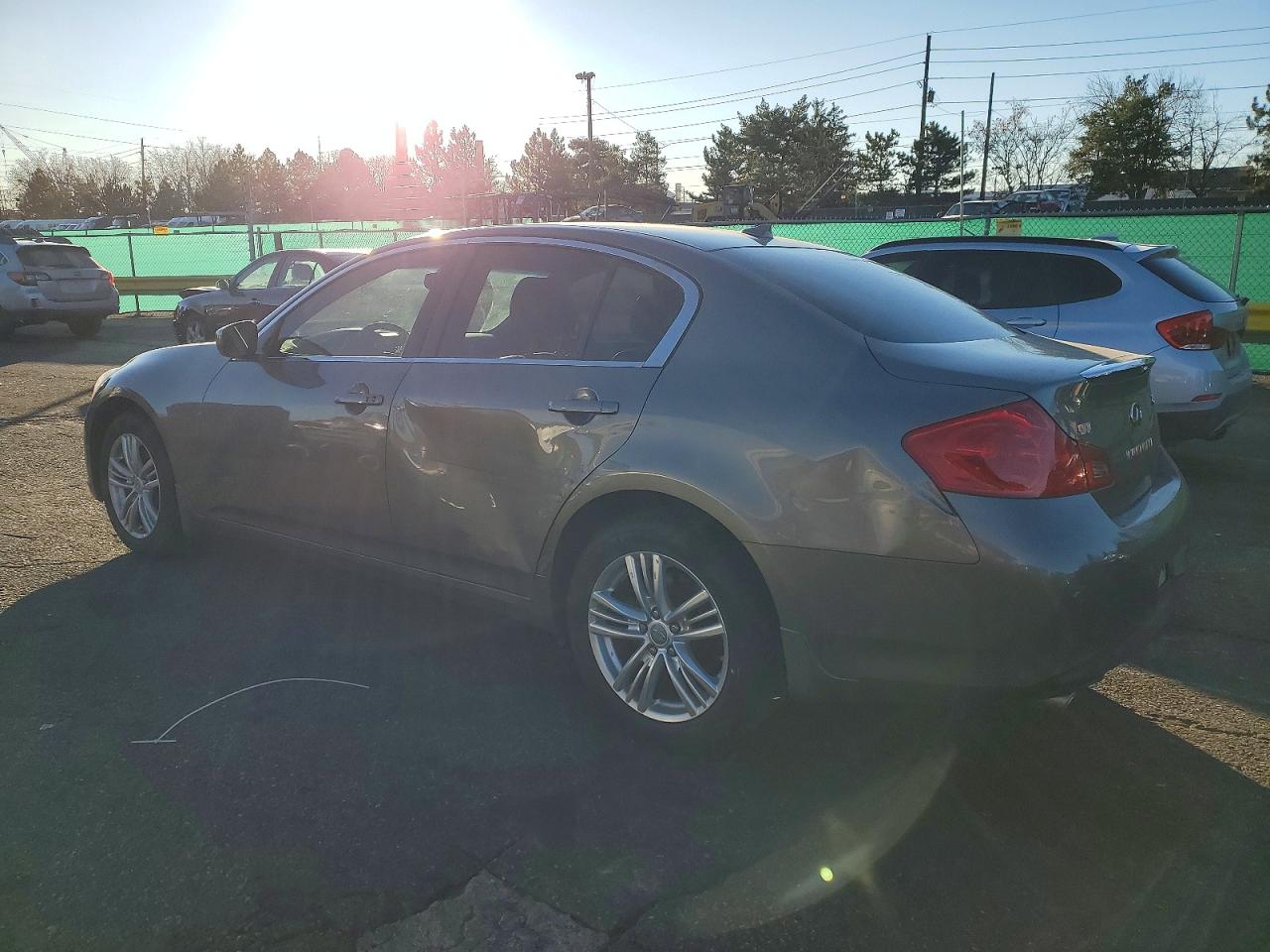 2013 INFINITI G37 photo 2
