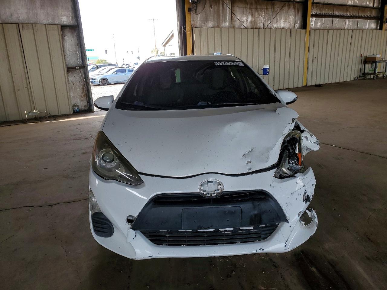 2016 TOYOTA PRIUS C photo 5