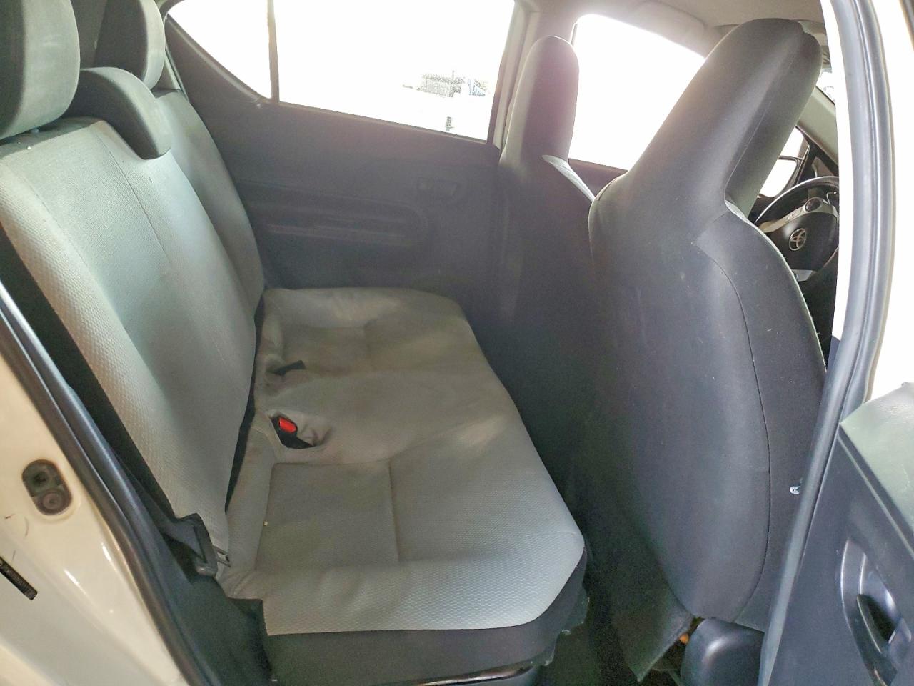 2016 TOYOTA PRIUS C photo 10