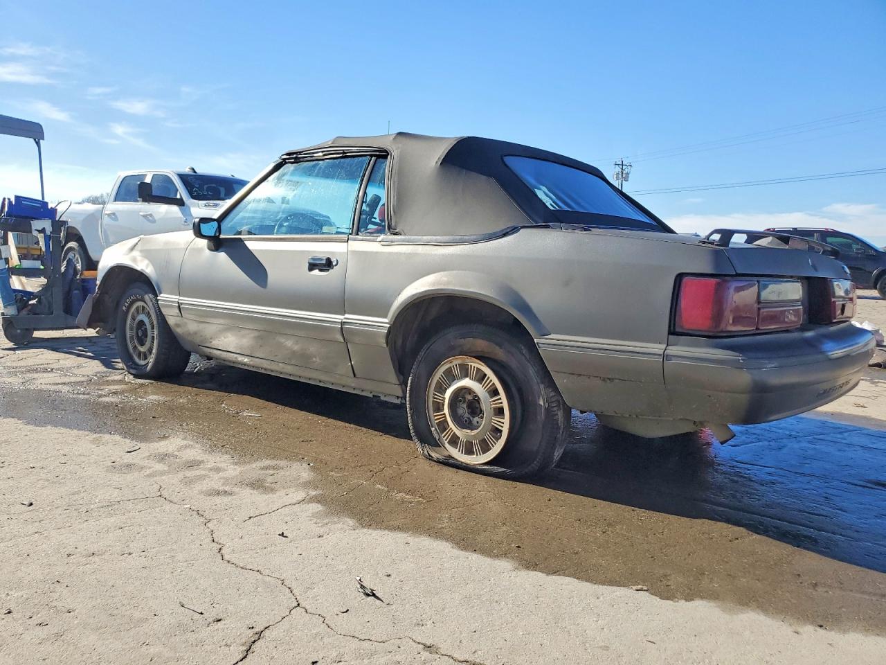 1993 FORD MUSTANG LX photo 2