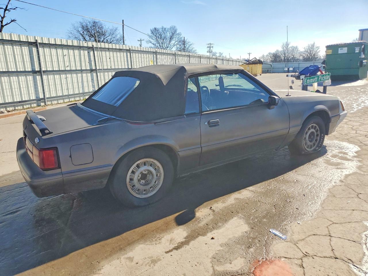 1993 FORD MUSTANG LX photo 3