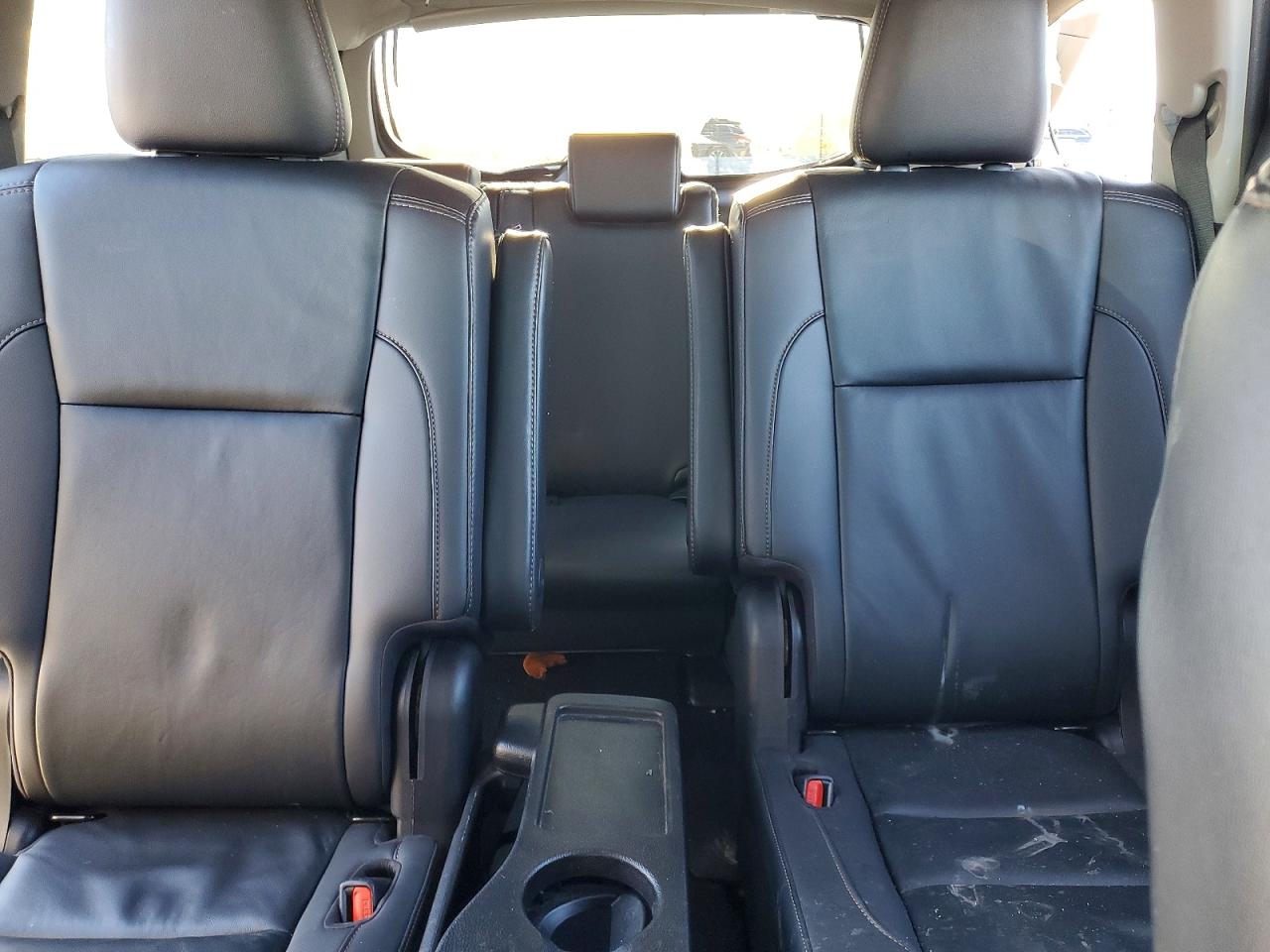 2019 TOYOTA HIGHLANDER SE photo 10