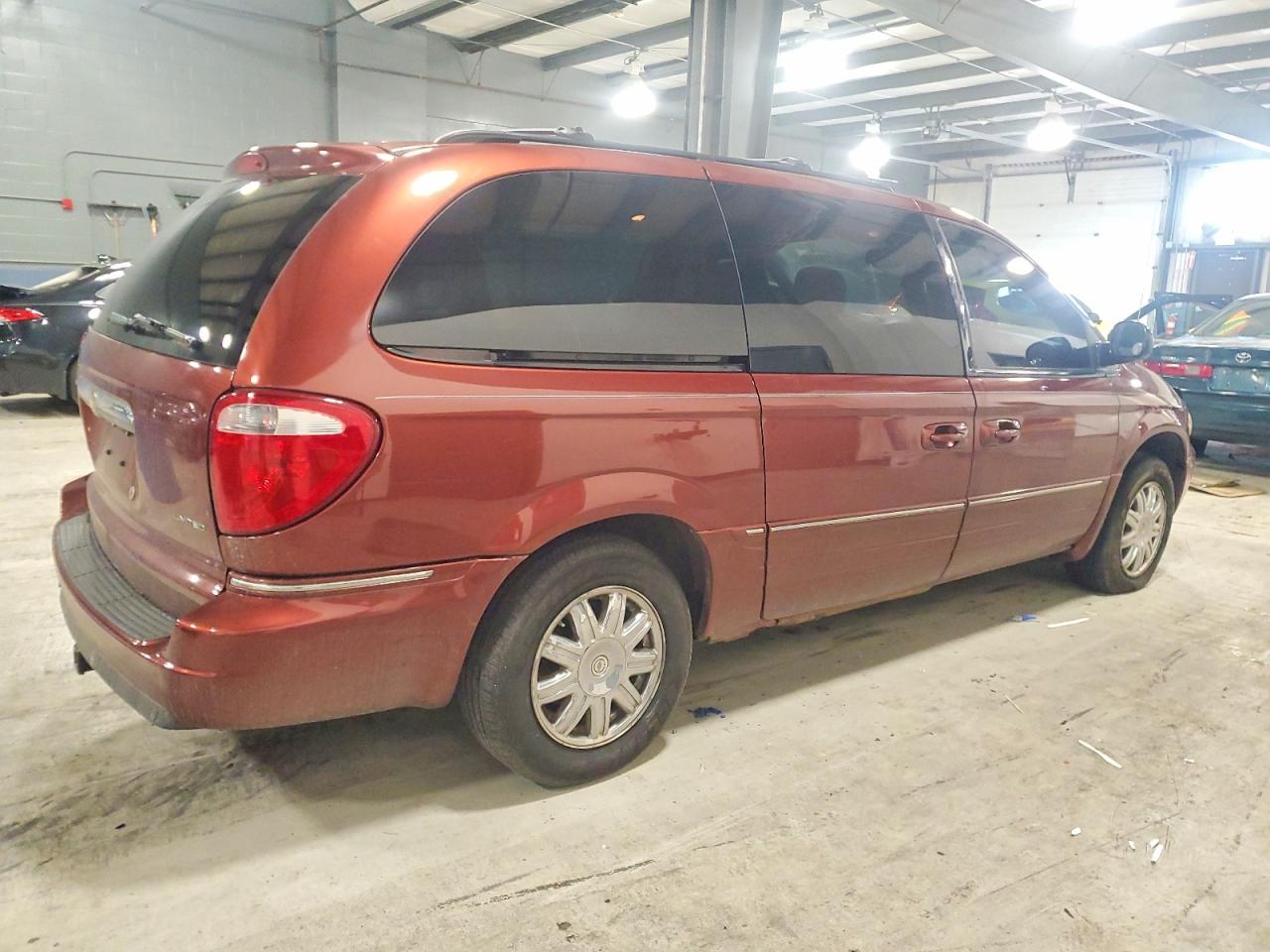 2007 CHRYSLER TOWN & COUNTRY LIMITED photo 3