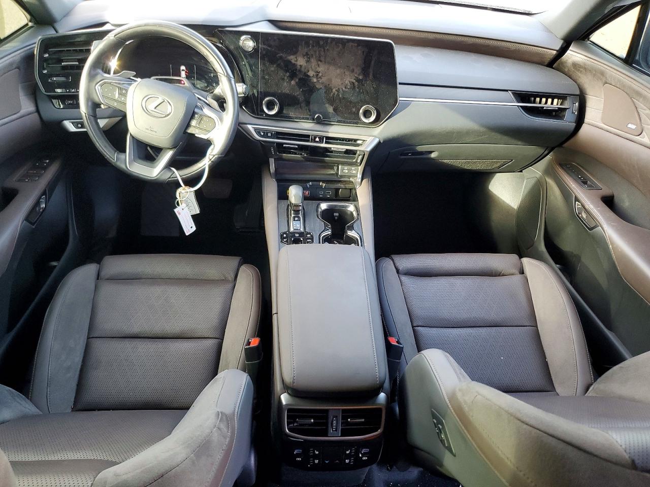 2025 LEXUS RX 450H+ LUXURY photo 8