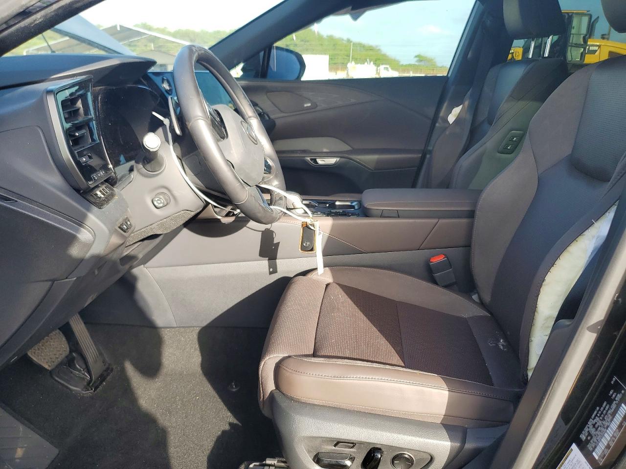 2025 LEXUS RX 450H+ LUXURY photo 7