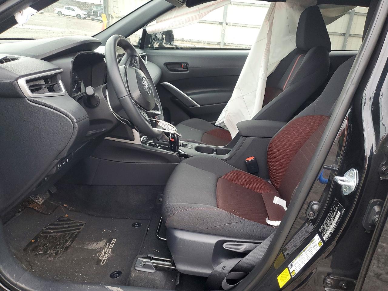 2025 TOYOTA COROLLA CROSS SE photo 7