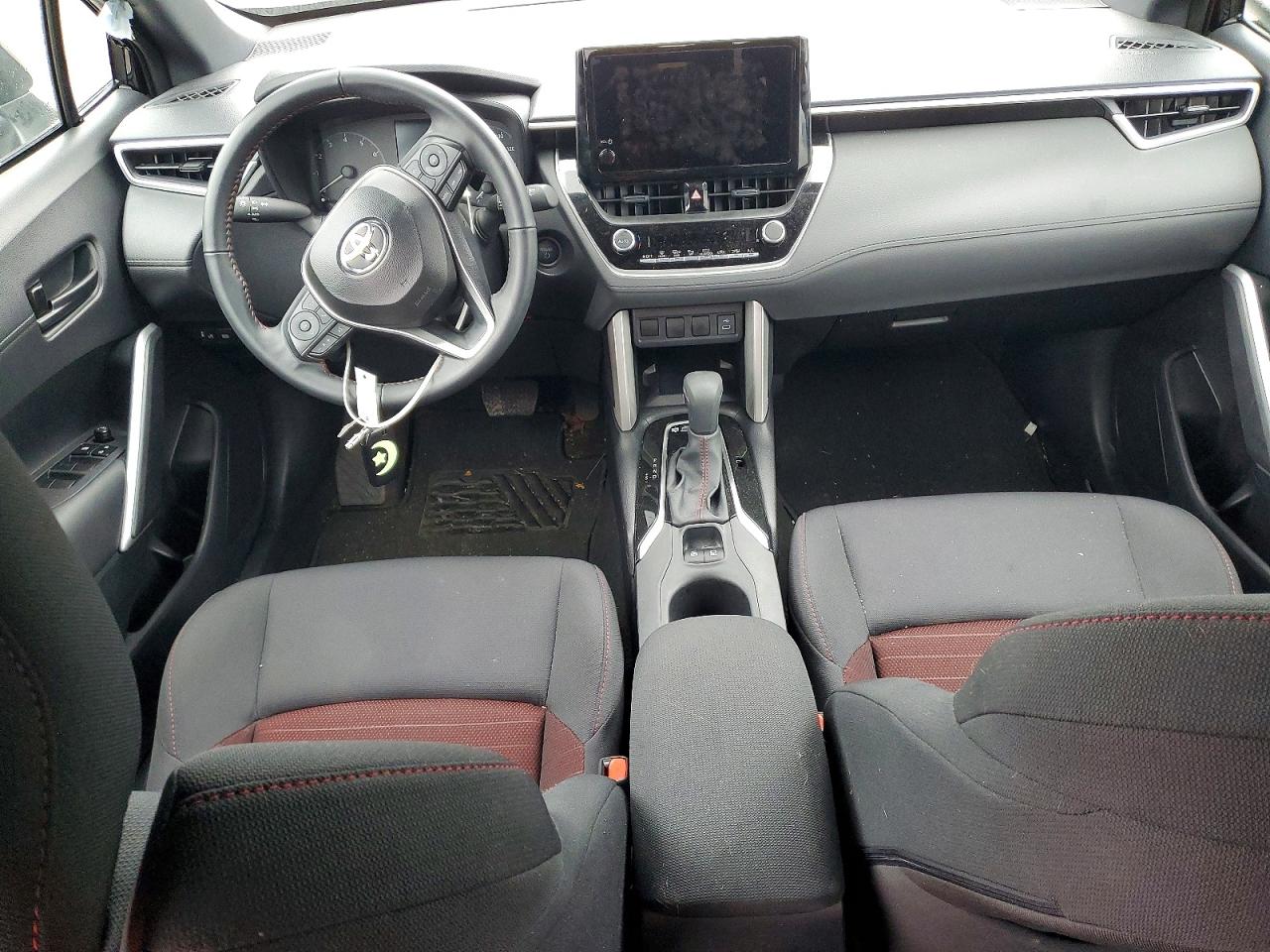 2025 TOYOTA COROLLA CROSS SE photo 8
