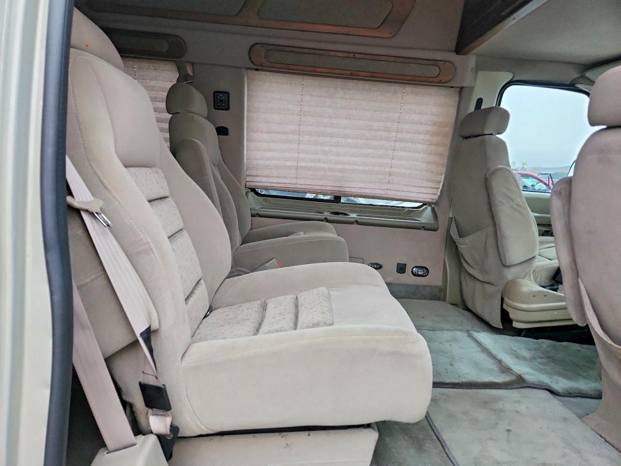 2005 FORD ECONOLINE E250 VAN photo 11