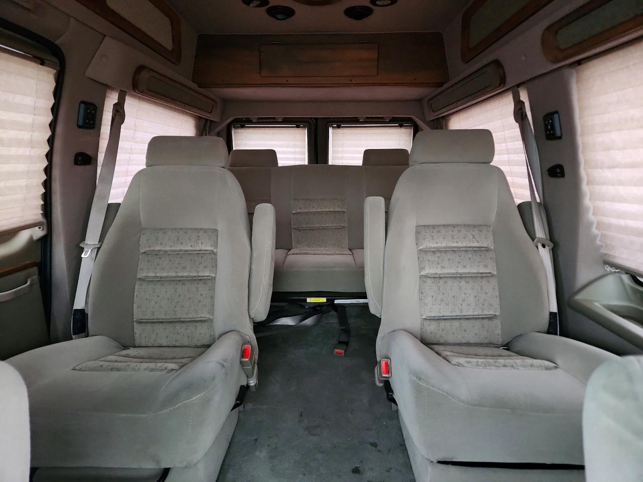 2005 FORD ECONOLINE E250 VAN photo 10