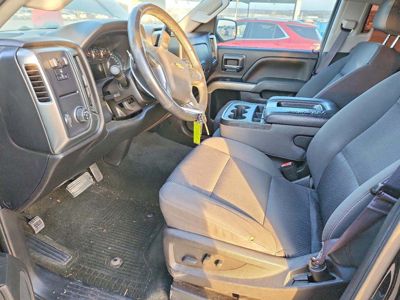 2017 CHEVROLET SILVERADO photo 7
