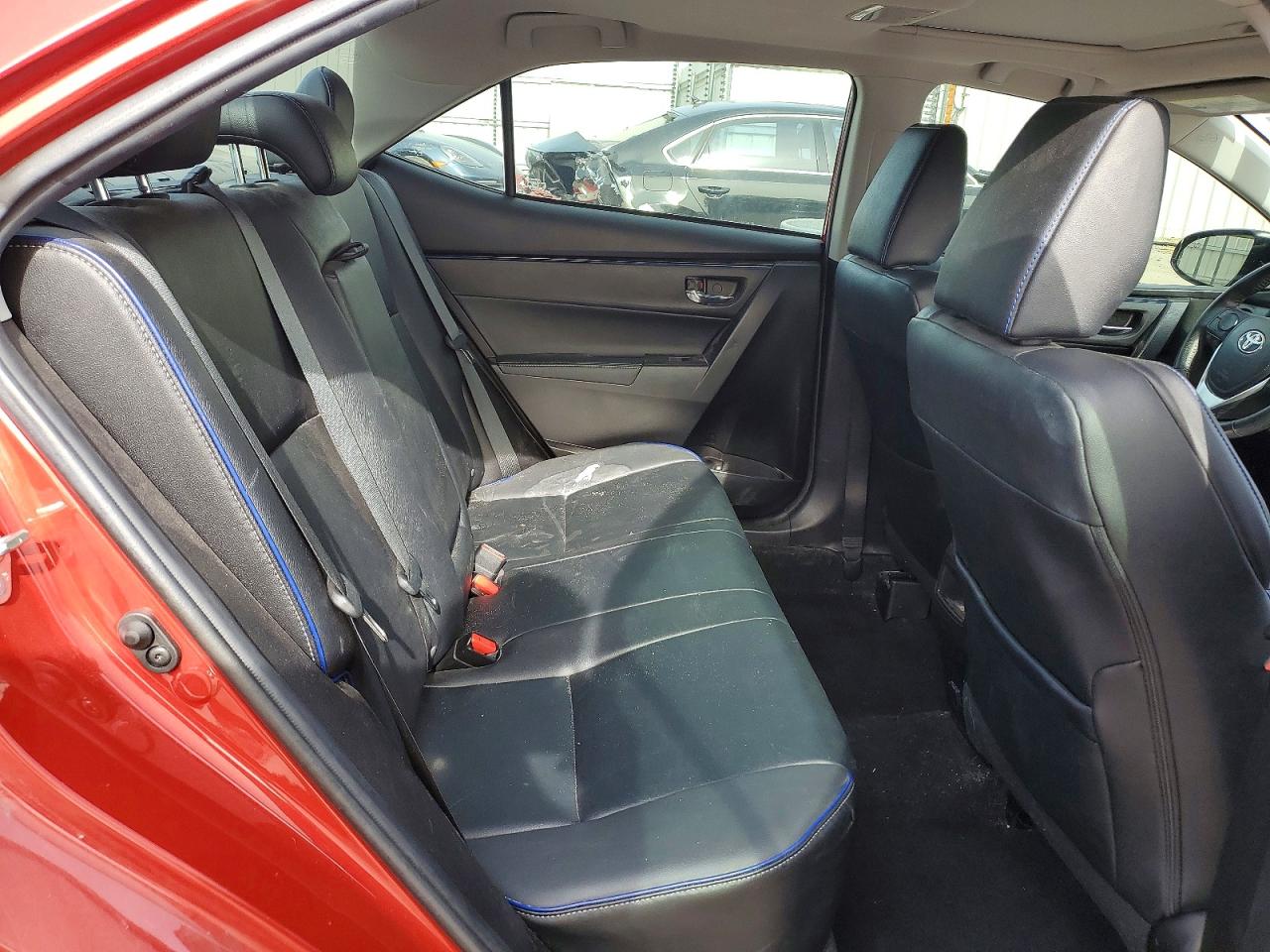 2019 TOYOTA COROLLA L photo 10