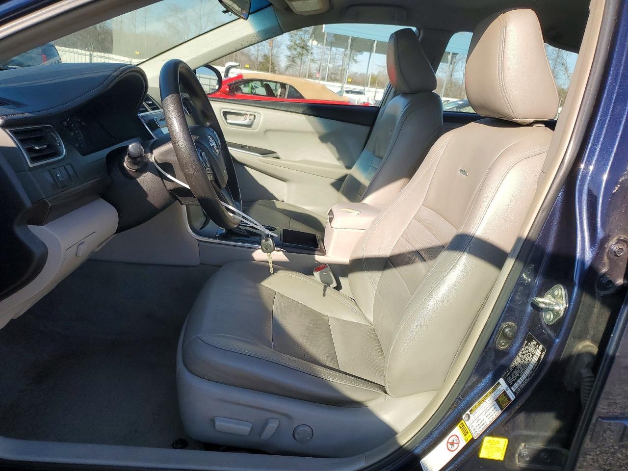2015 TOYOTA CAMRY LE photo 7