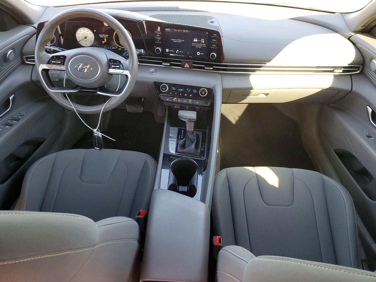 2022 HYUNDAI ELANTRA SEL photo 15