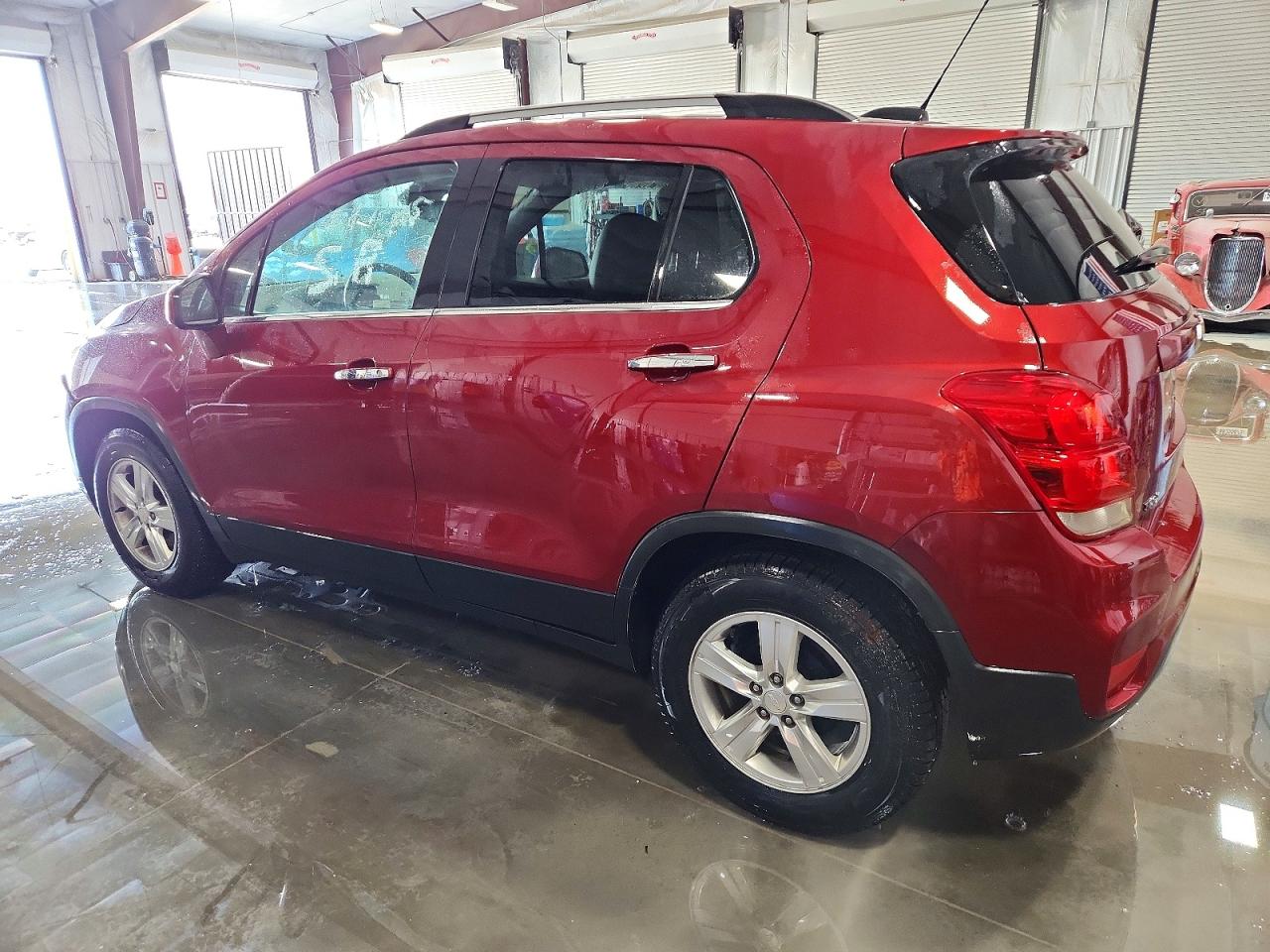 2018 CHEVROLET TRAX 1LT photo 2