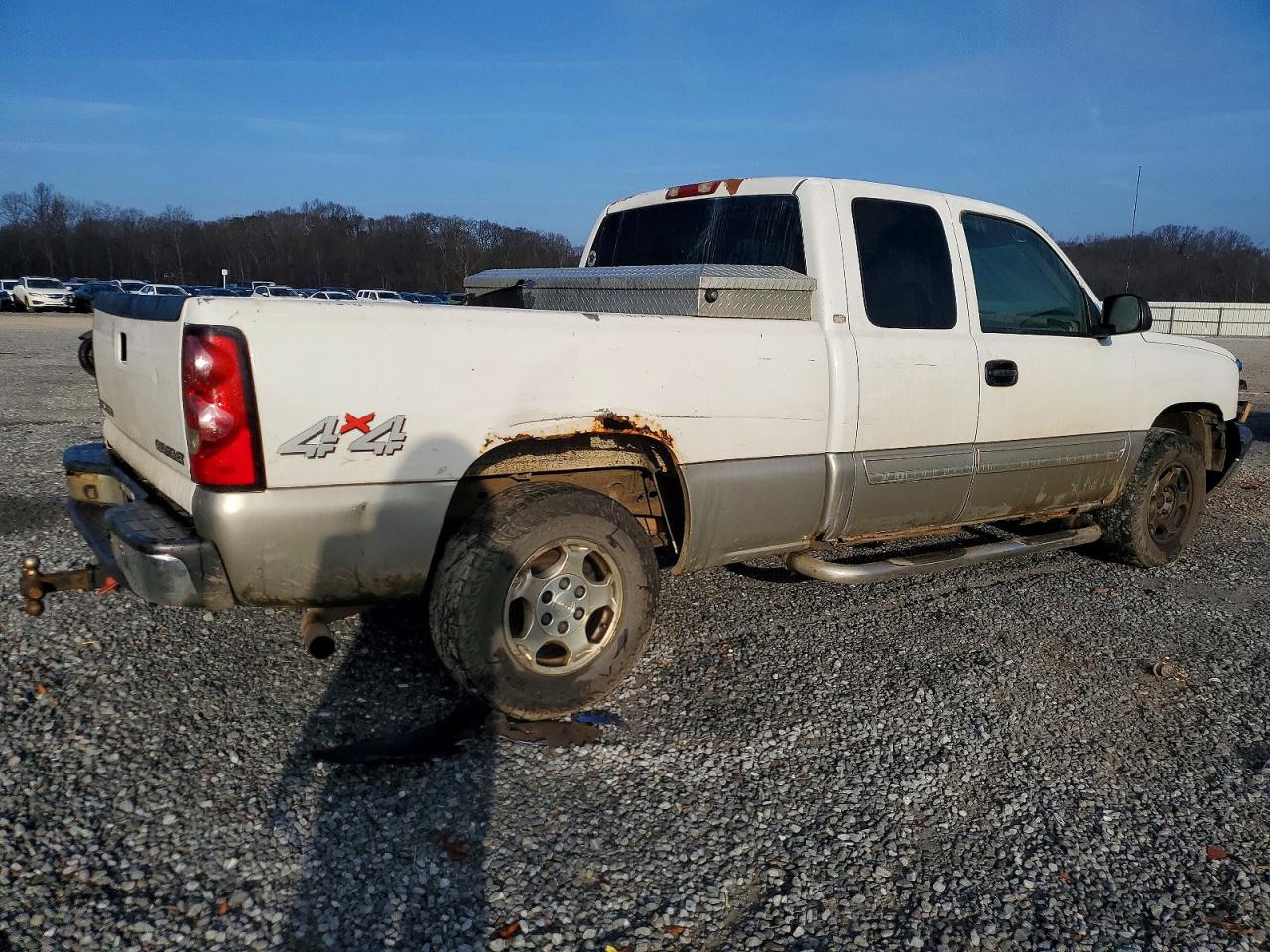 2004 CHEVROLET SILVERADO K1500 photo 3