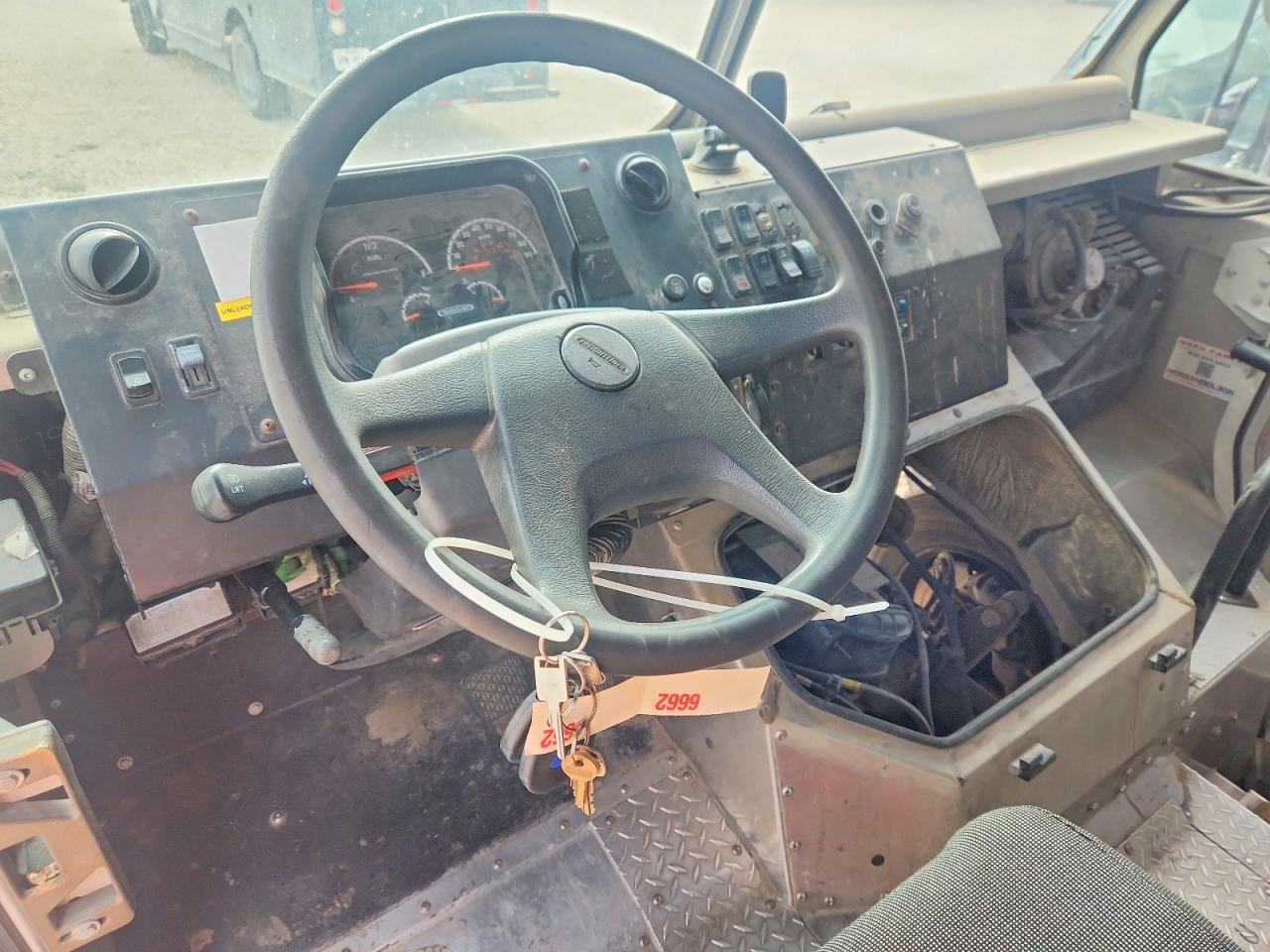 2020 FREIGHTLINER MT 45G DELIVERY TRUCK photo 8