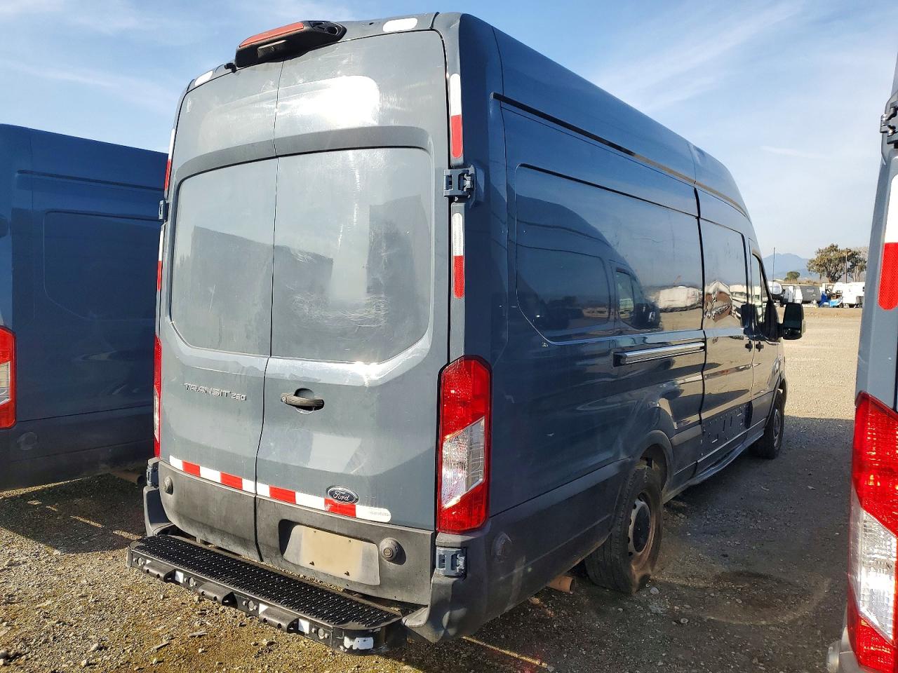 2020 FORD TRANSIT T-250 photo 3