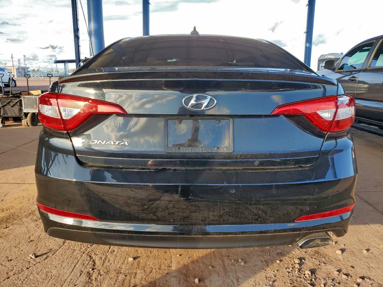 2015 HYUNDAI SONATA SE photo 6