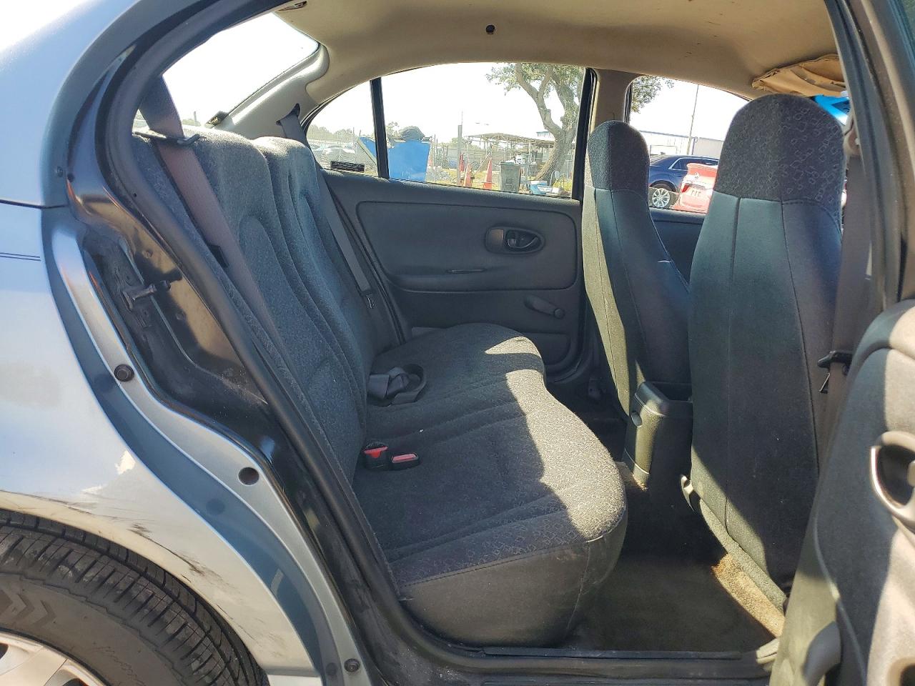 2002 SATURN SL1 photo 10
