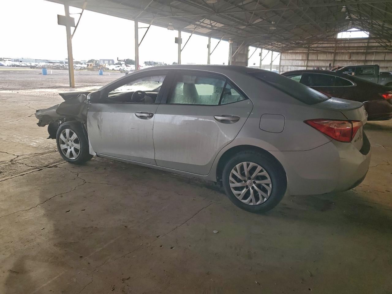 2019 TOYOTA COROLLA L photo 2