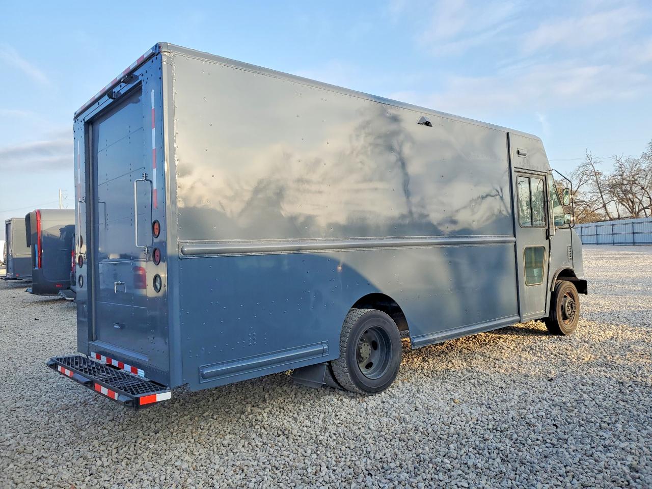 2020 FORD F59 DELIVERY TRUCK photo 3