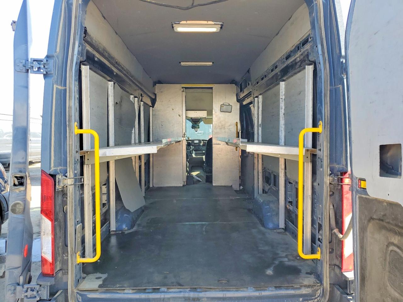 2020 FORD TRANSIT T-250 photo 10