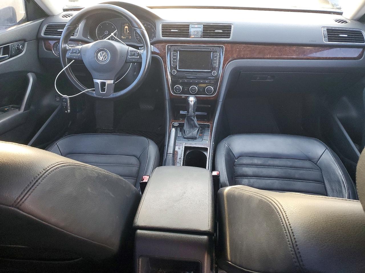 2012 VOLKSWAGEN PASSAT SEL photo 8