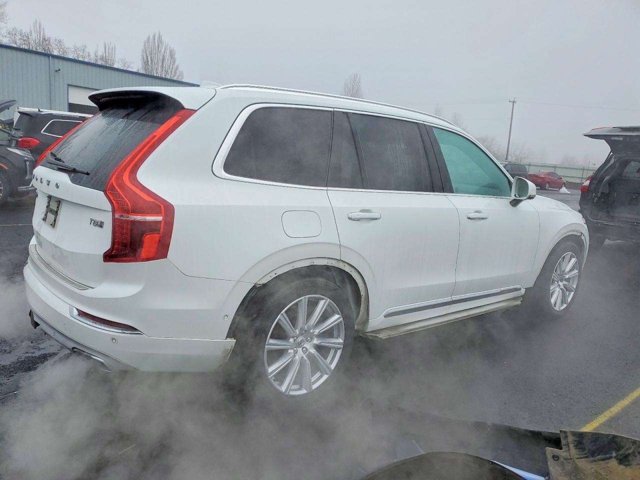 2017 VOLVO XC90 T8 photo 3