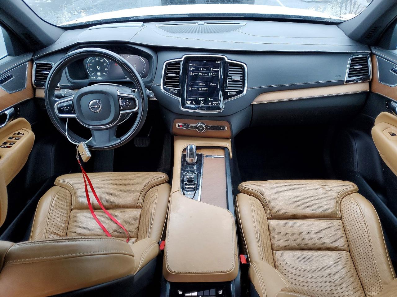 2017 VOLVO XC90 T8 photo 8