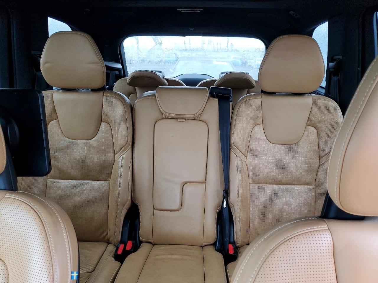 2017 VOLVO XC90 T8 photo 10