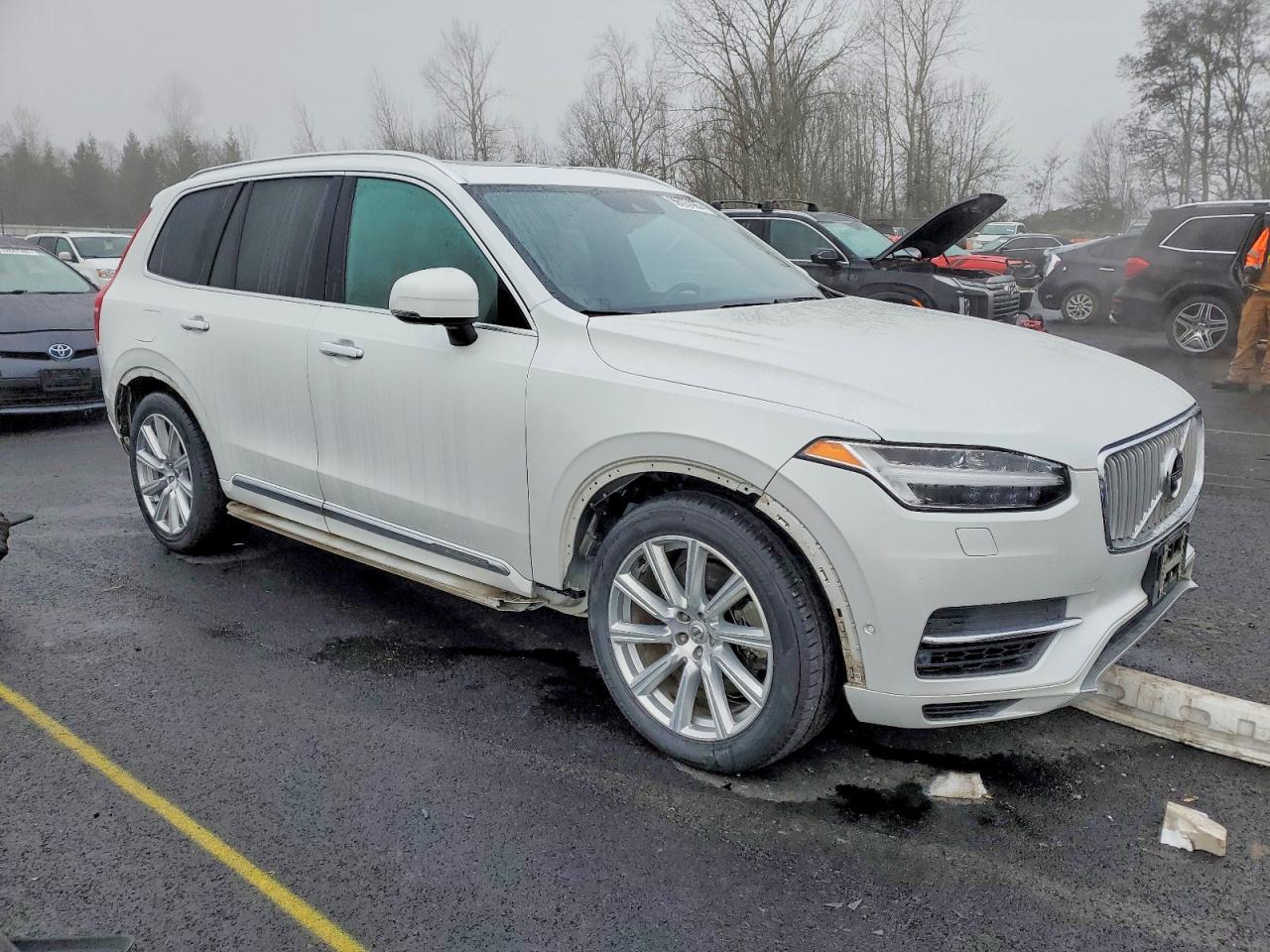 2017 VOLVO XC90 T8 photo 4