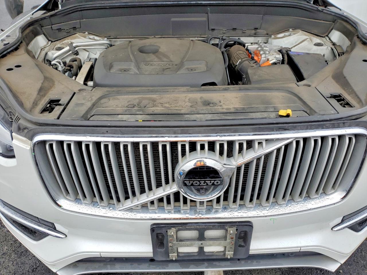 2017 VOLVO XC90 T8 photo 12
