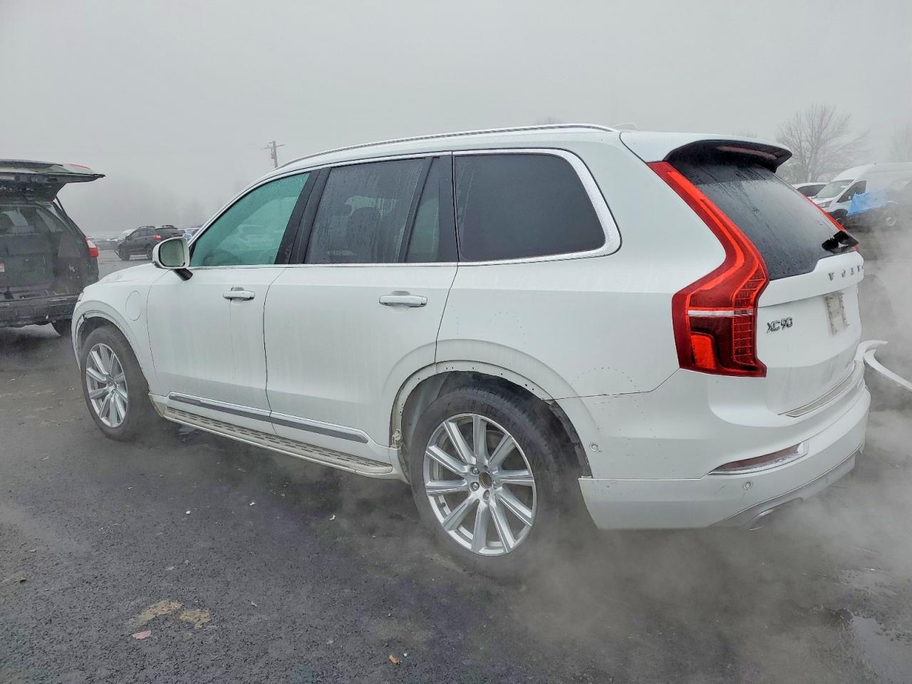 2017 VOLVO XC90 T8 photo 2