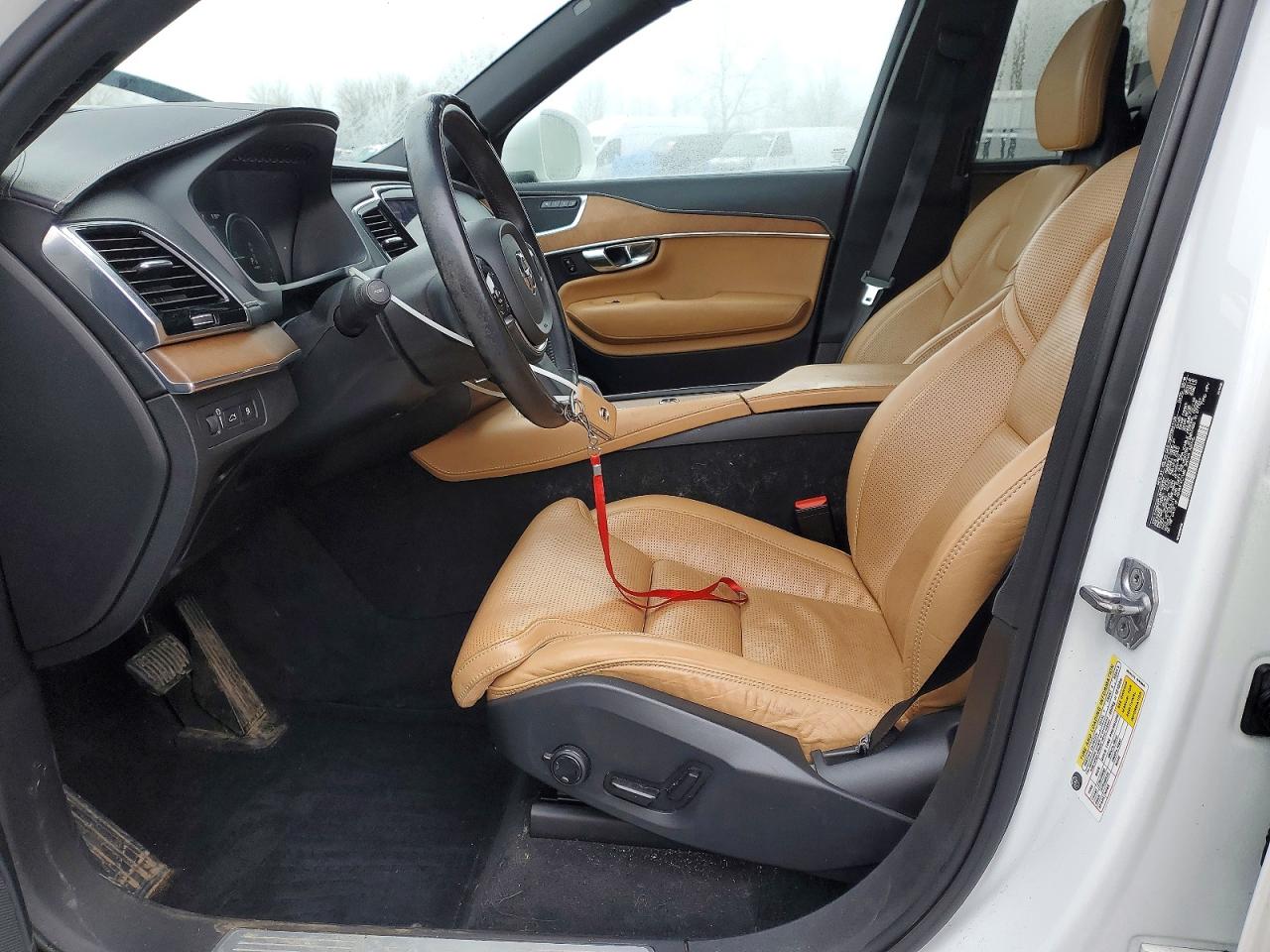 2017 VOLVO XC90 T8 photo 7
