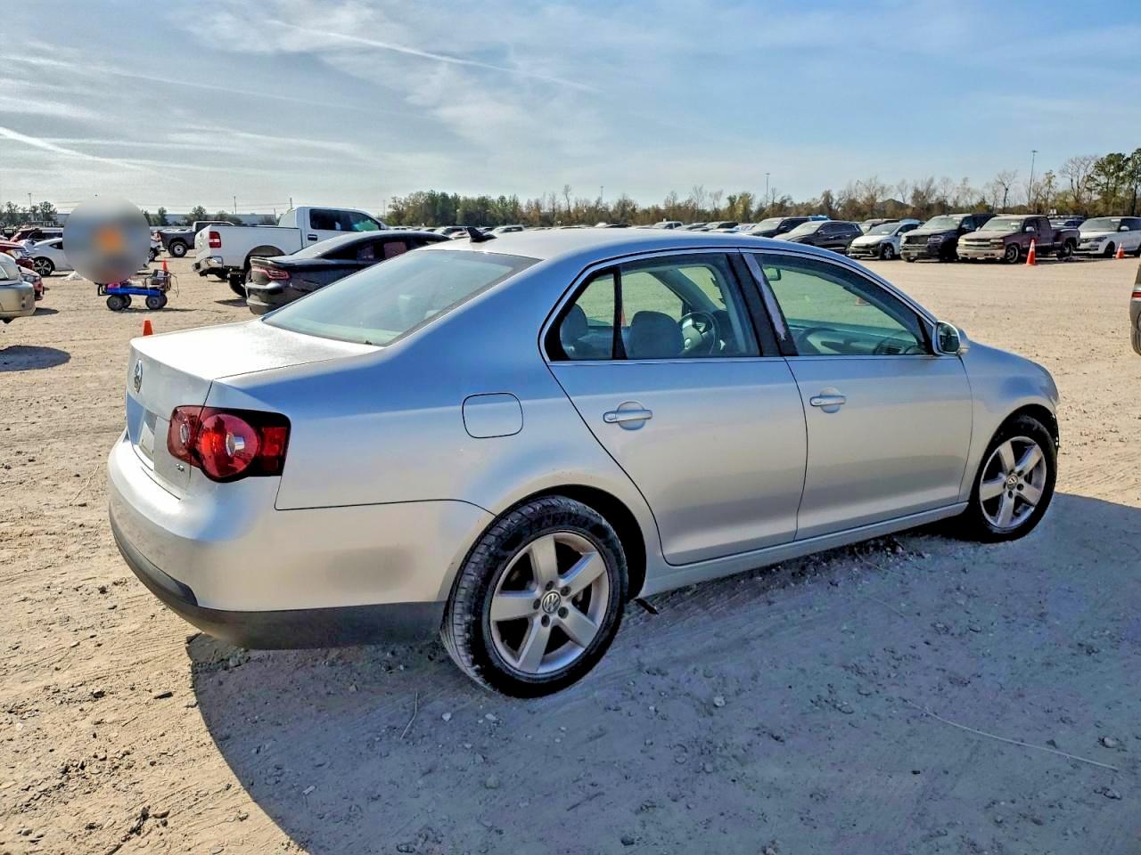 2008 VOLKSWAGEN JETTA SE photo 3