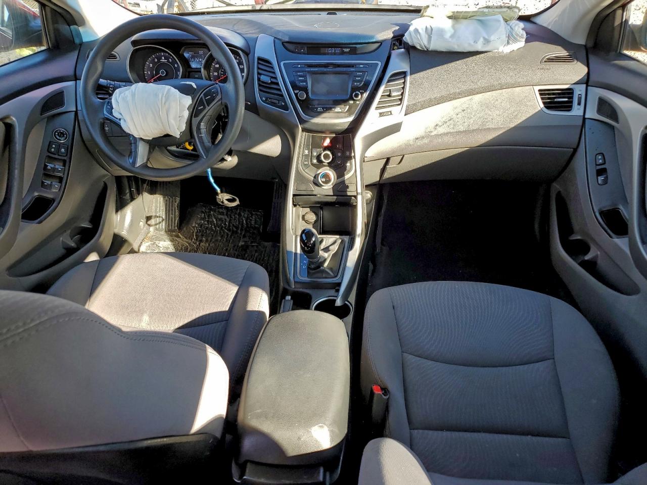 2016 HYUNDAI ELANTRA SE photo 8