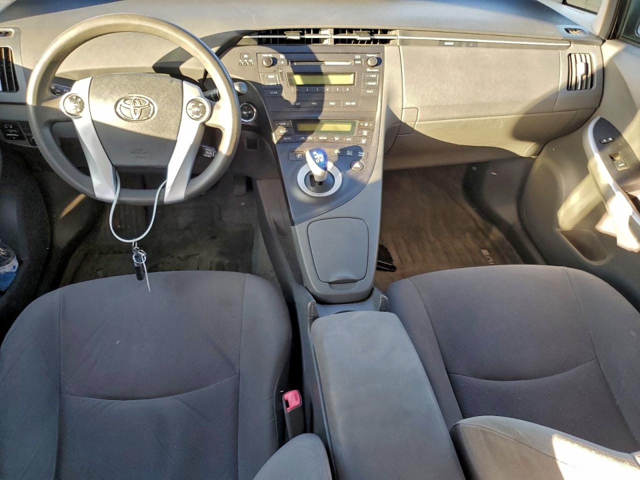 2010 TOYOTA PRIUS photo 8
