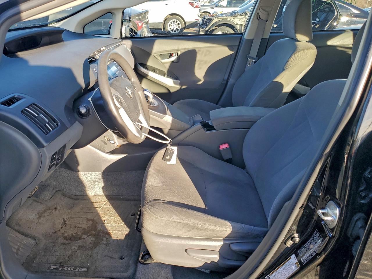 2010 TOYOTA PRIUS photo 7