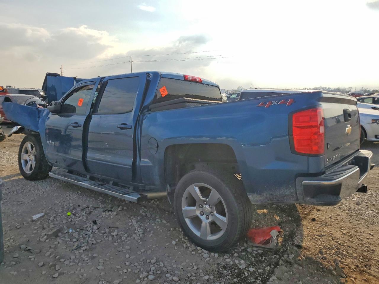 2018 CHEVROLET SILVERADO K1500 LT photo 3