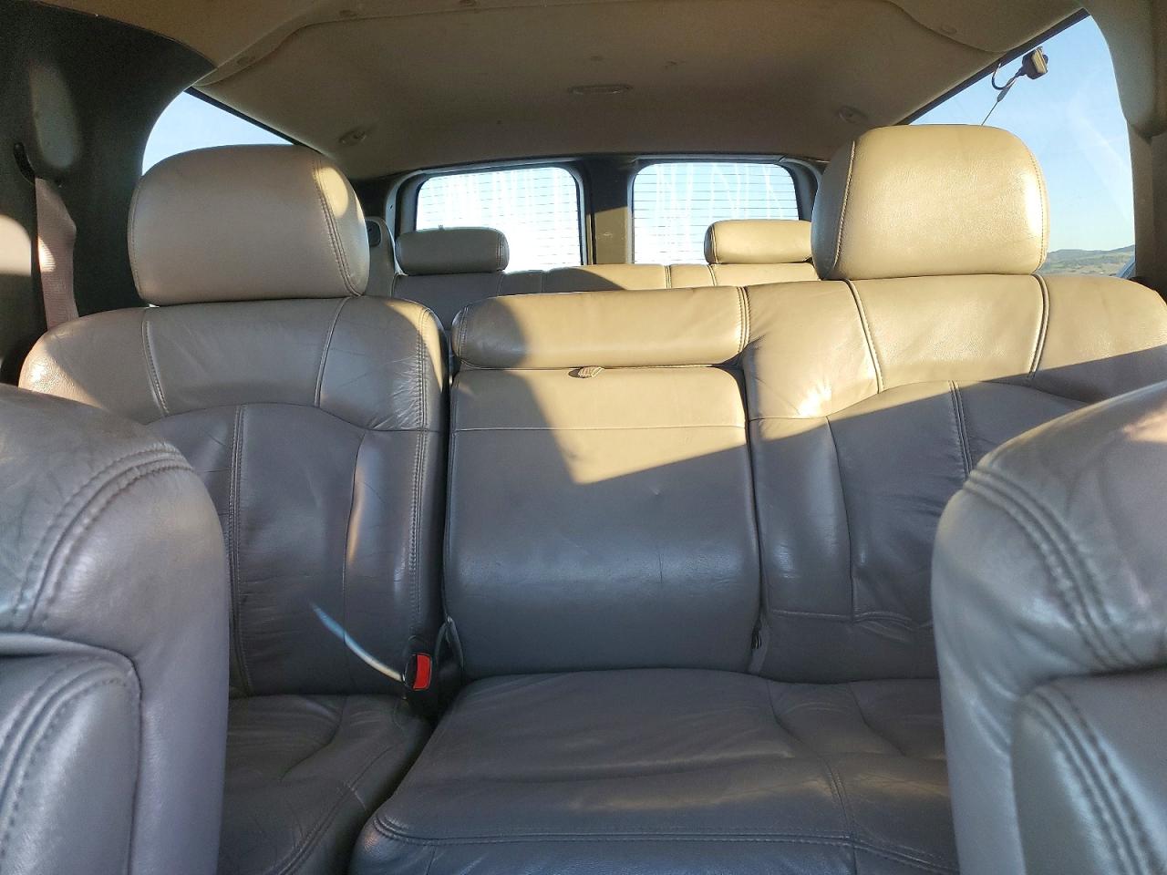 2001 CHEVROLET SUBURBAN C1500 photo 19