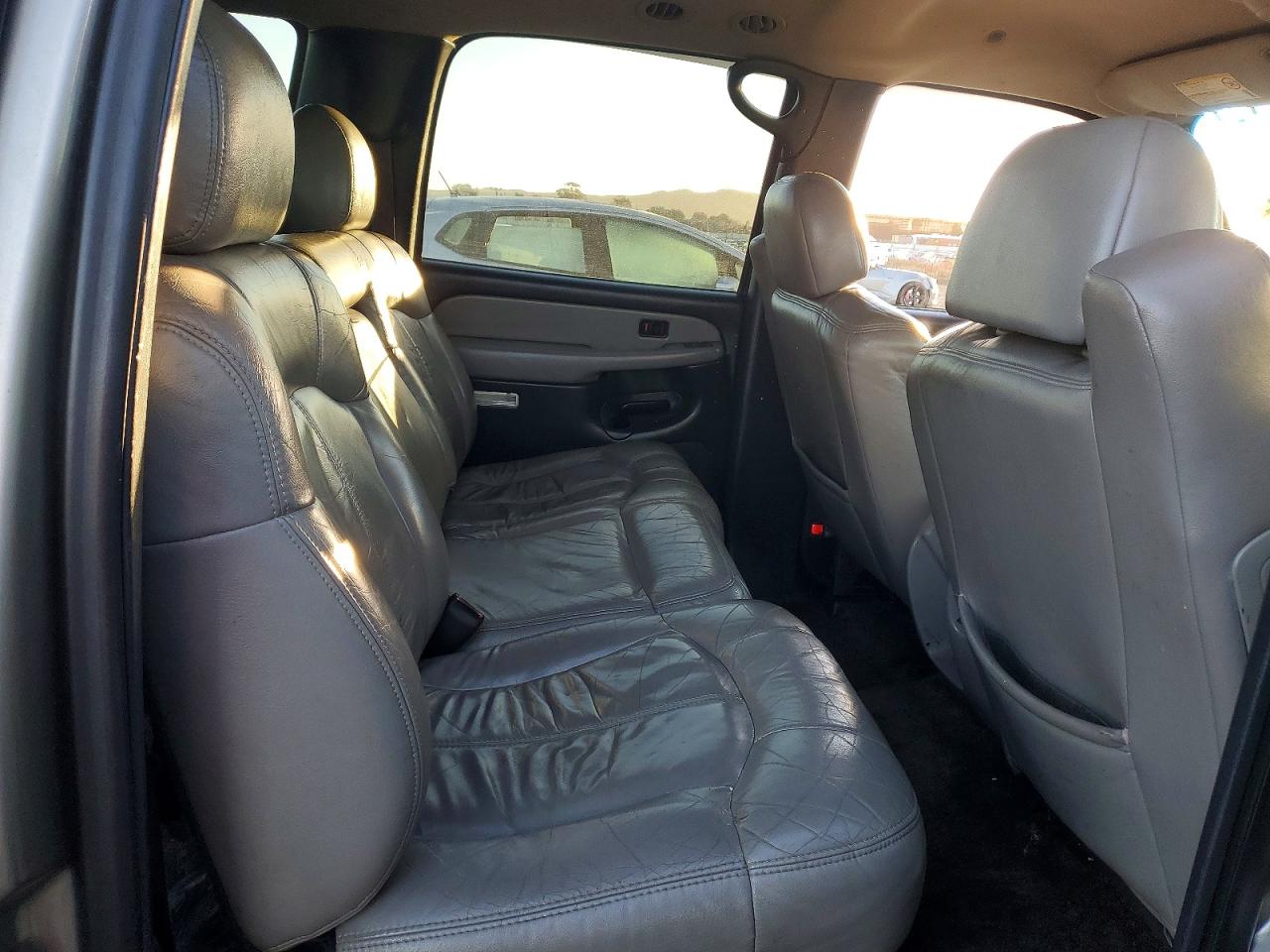 2001 CHEVROLET SUBURBAN C1500 photo 21