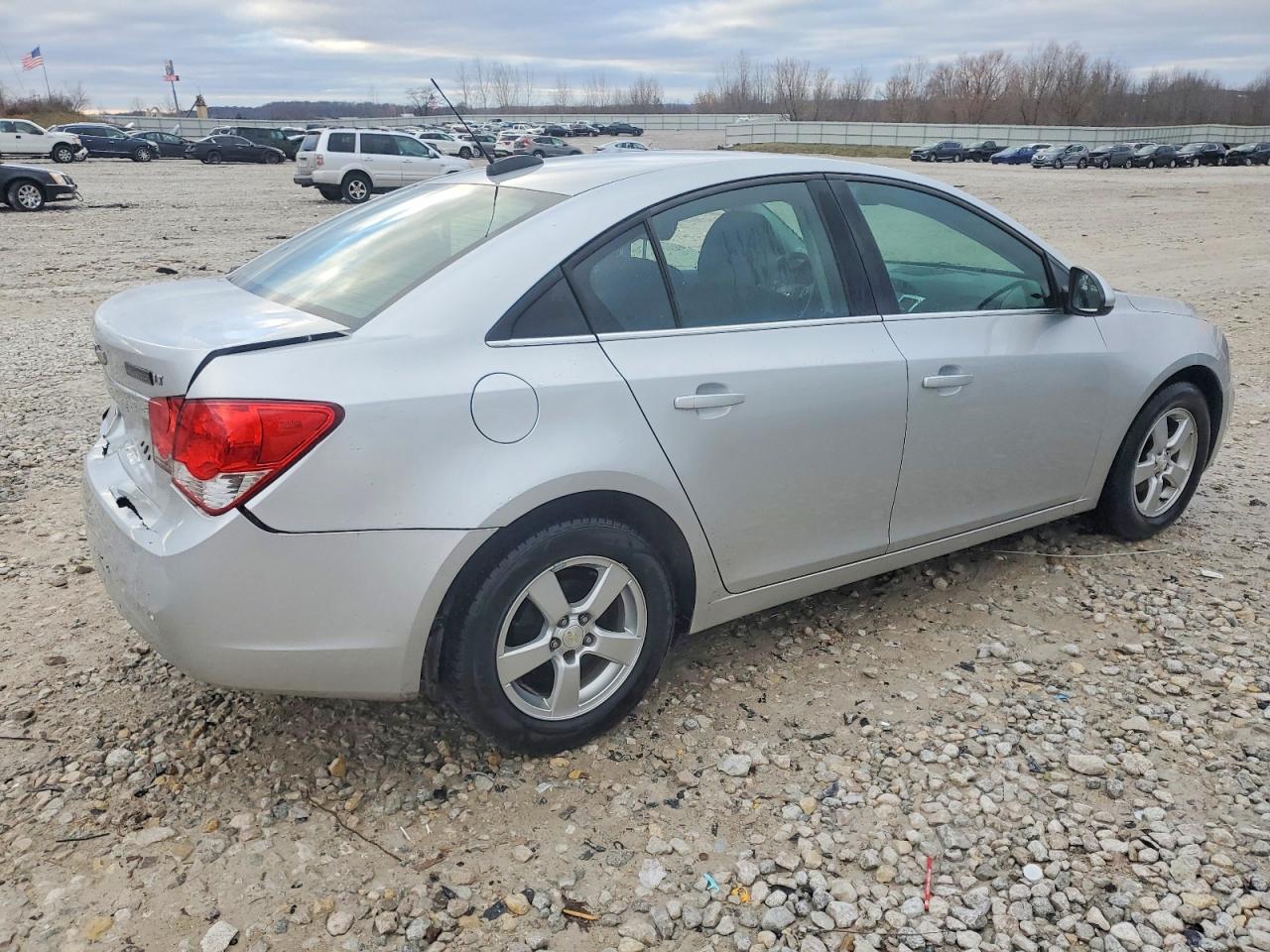 2016 CHEVROLET CRUZE LIMITED LT photo 3